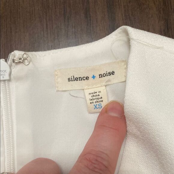 Silence + Noise White Long Sleeve Deep V Romper - Picture 2 of 10